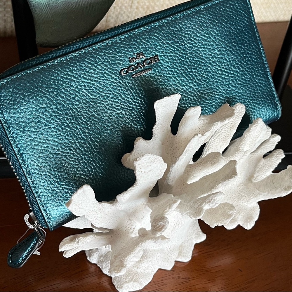 New Coach Deep Blue Green Pebbled Leather Medium Zip Around Accordion Wallet - Picture 7 of 10